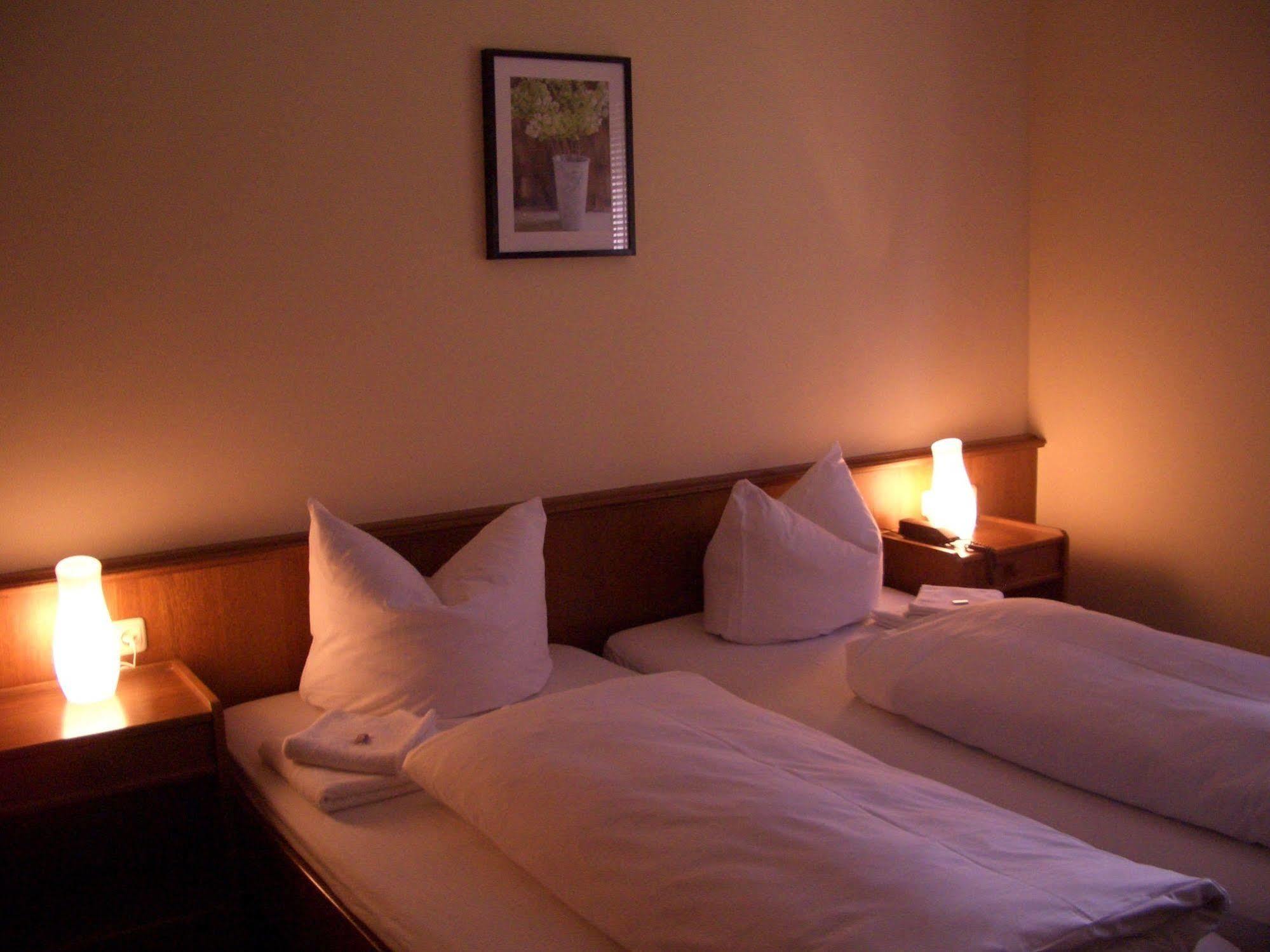 Hotel Augsburg Langemarck Екстериор снимка